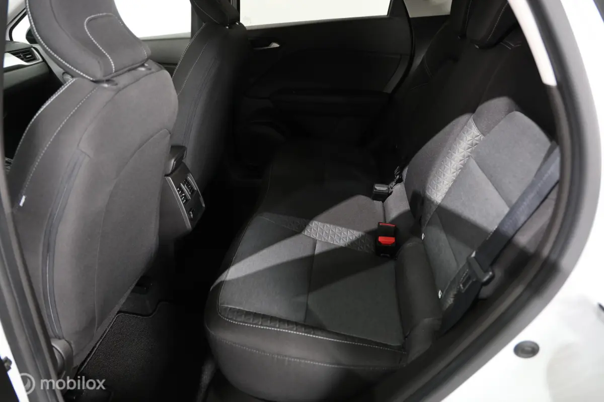 1.3 mild hybrid 140 techno - Stuur/Stoelverwarming - Camera - Navigatie