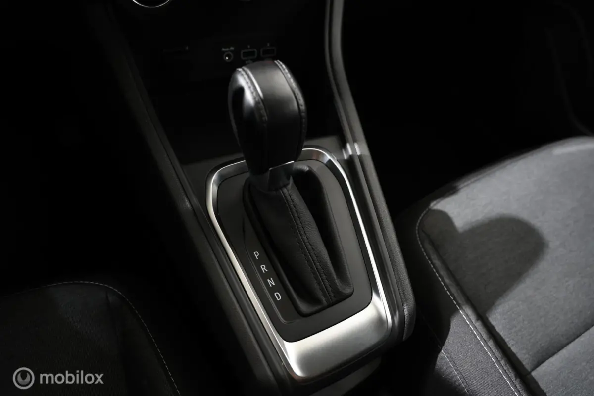 1.3 mild hybrid 140 techno - Stuur/Stoelverwarming - Camera - Navigatie