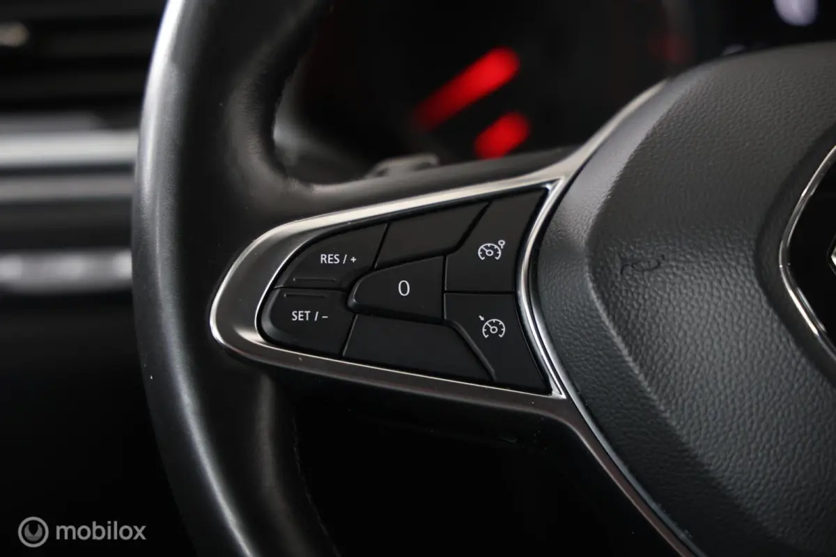 1.3 mild hybrid 140 techno - Stuur/Stoelverwarming - Camera - Navigatie