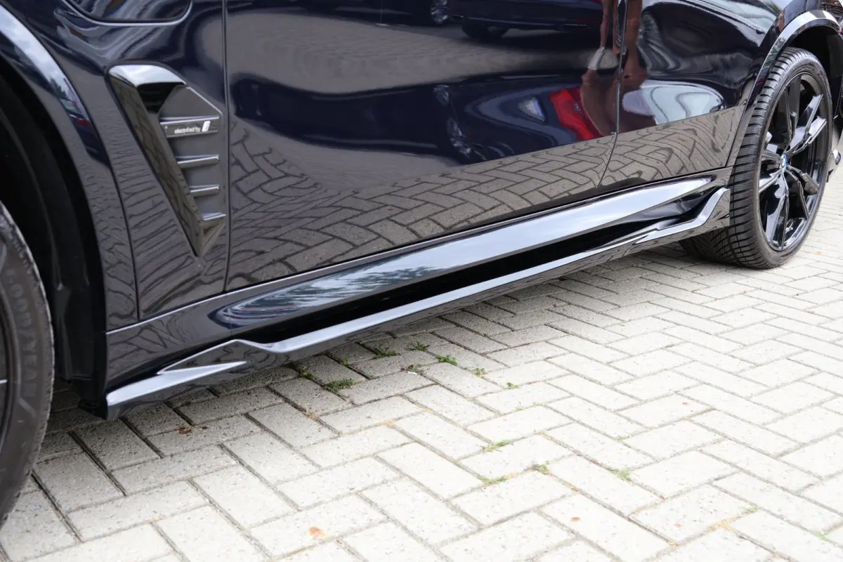 XDrive50e Launch Edition | panoramadak skylounge | head-up | harmankardon | elek. trekhaak | keyless | luchtvering | BTW