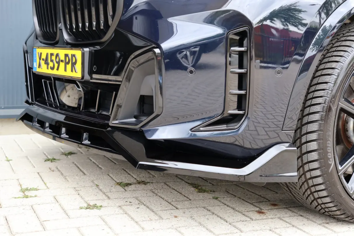 XDrive50e Launch Edition | panoramadak skylounge | head-up | harmankardon | elek. trekhaak | keyless | luchtvering | BTW