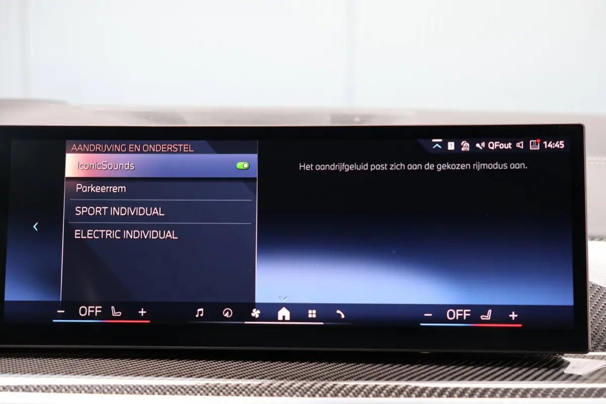 XDrive50e Launch Edition | panoramadak skylounge | head-up | harmankardon | elek. trekhaak | keyless | luchtvering | BTW