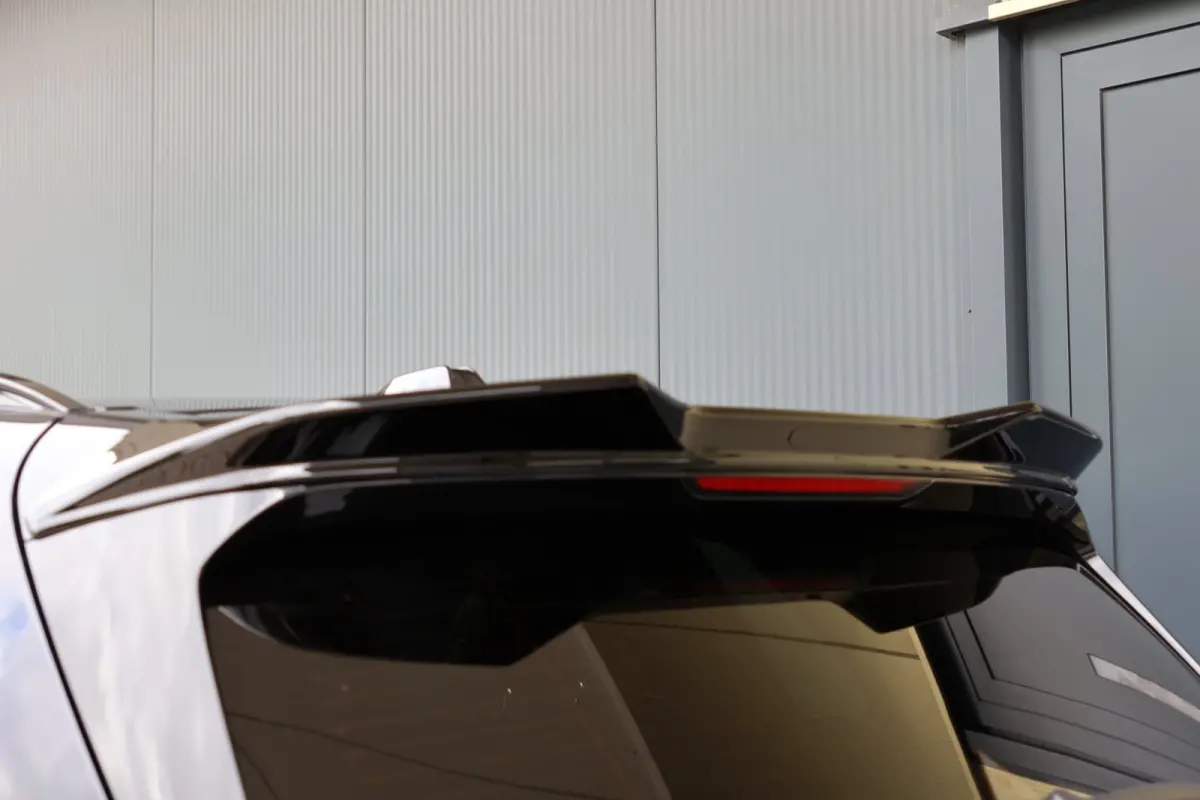 XDrive50e Launch Edition | panoramadak skylounge | head-up | harmankardon | elek. trekhaak | keyless | luchtvering | BTW