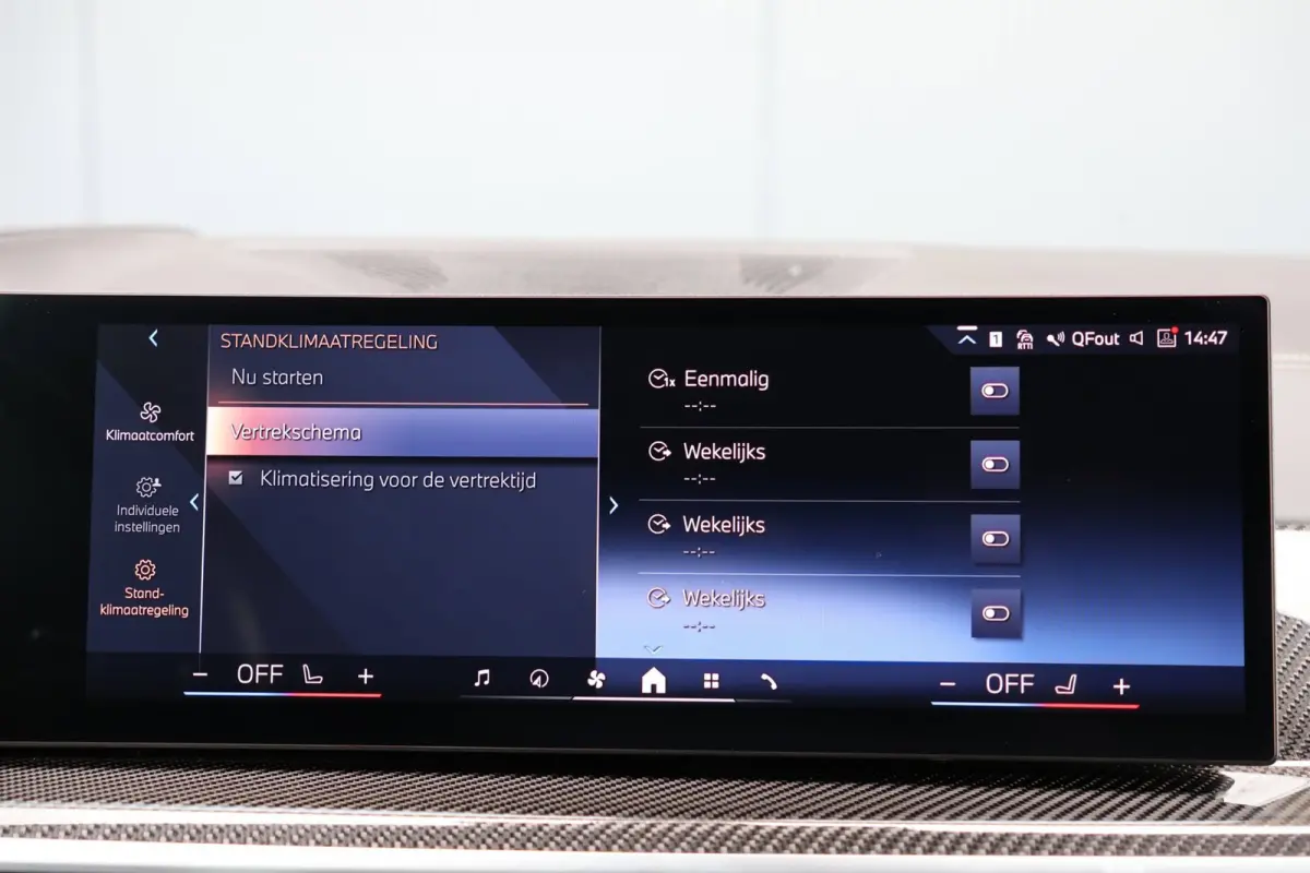 XDrive50e Launch Edition | panoramadak skylounge | head-up | harmankardon | elek. trekhaak | keyless | luchtvering | BTW