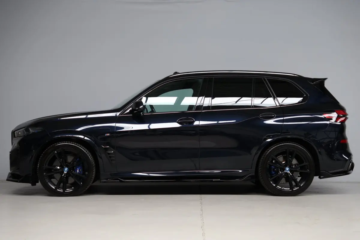 XDrive50e Launch Edition | panoramadak skylounge | head-up | harmankardon | elek. trekhaak | keyless | luchtvering | BTW