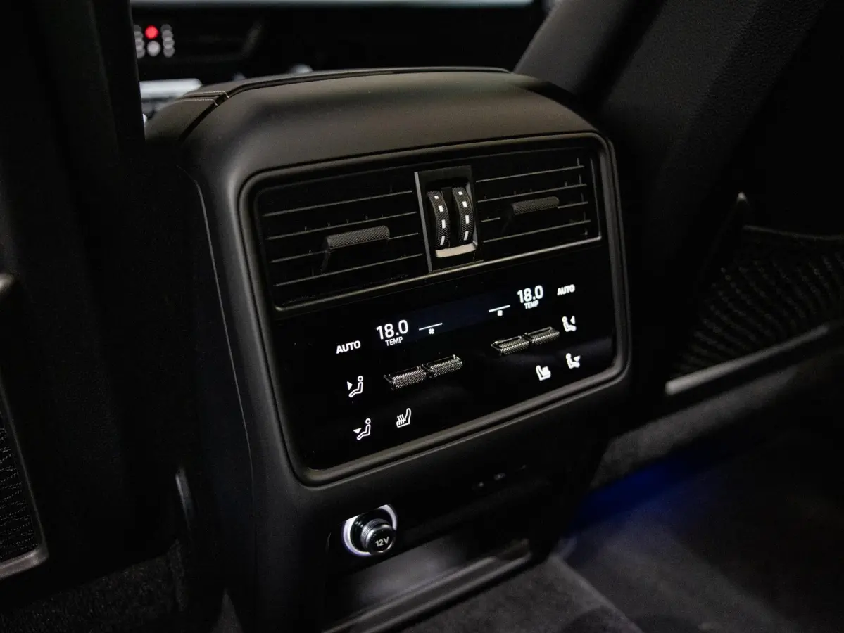 4.0 Turbo E-Hybrid GT | Burmester | 18-weg | Bijrijdersdisplay | Achterasbest. |