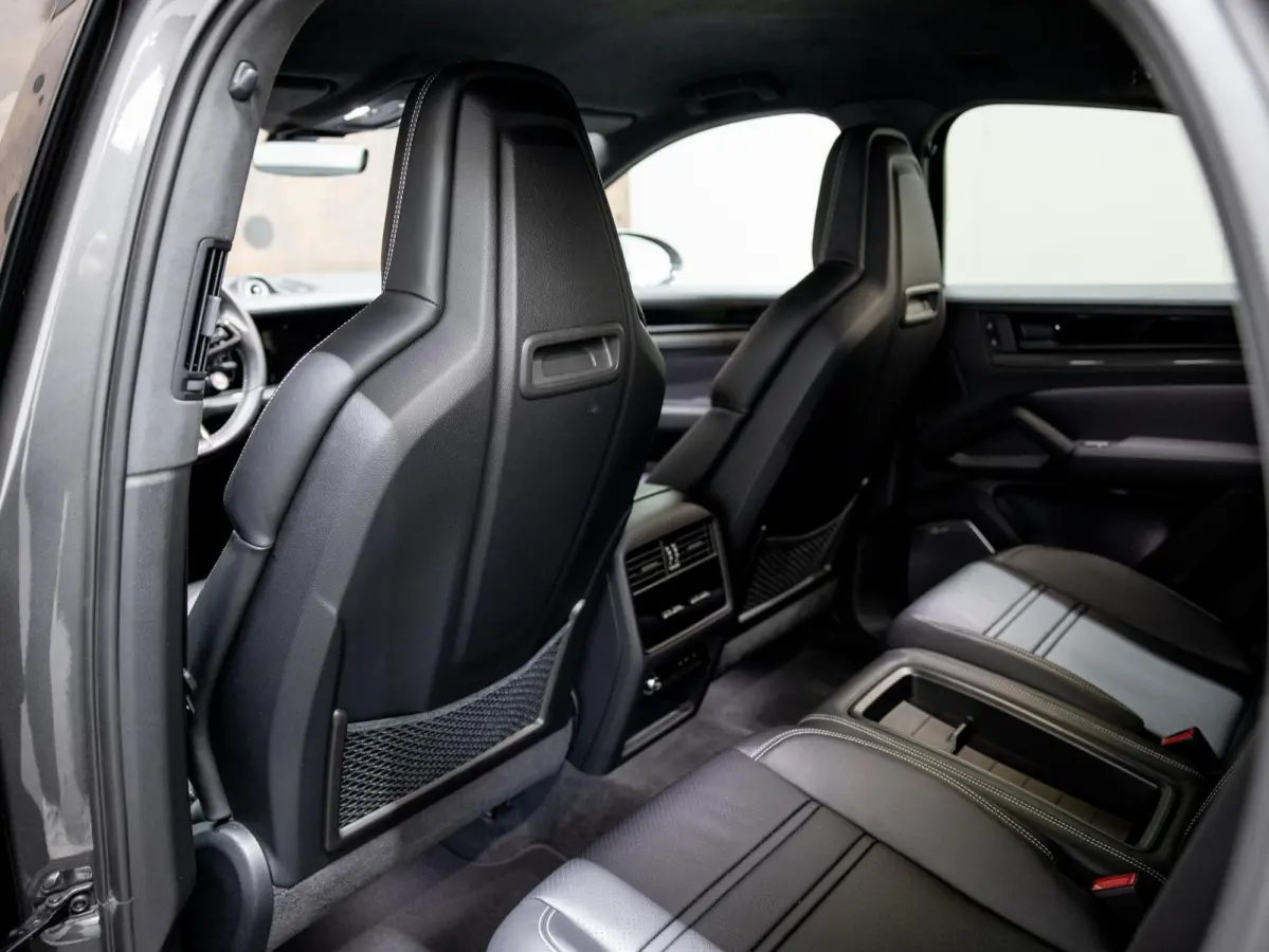 4.0 Turbo E-Hybrid GT | Burmester | 18-weg | Bijrijdersdisplay | Achterasbest. |