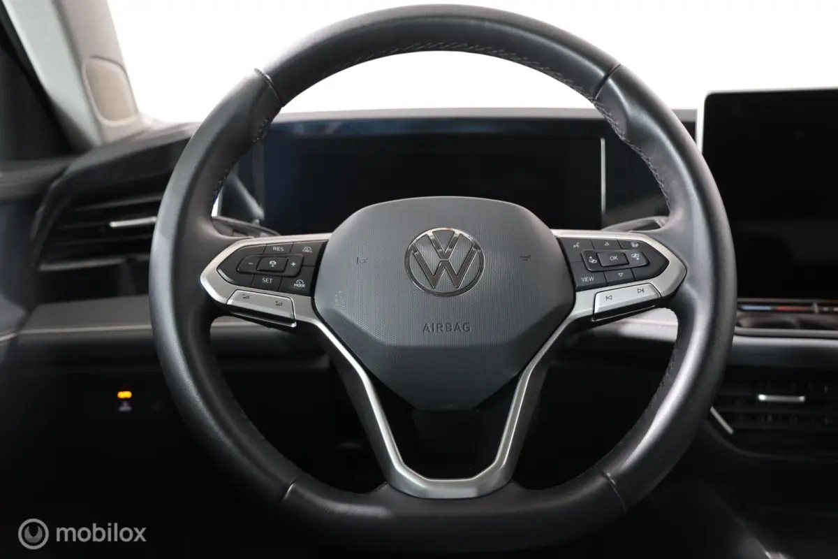 1.5 eTSI Business - Stuur/Stoelverwarming - Carplay - Camera