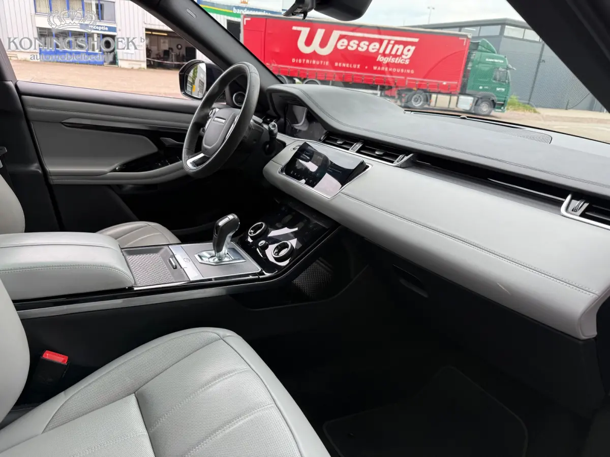 1.5 P300e AWD Autobiography
