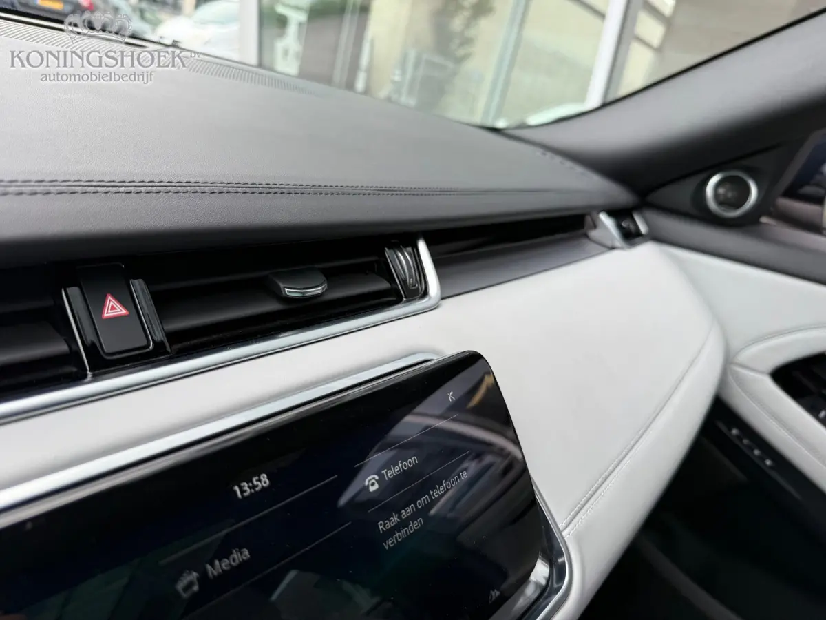 1.5 P300e AWD Autobiography
