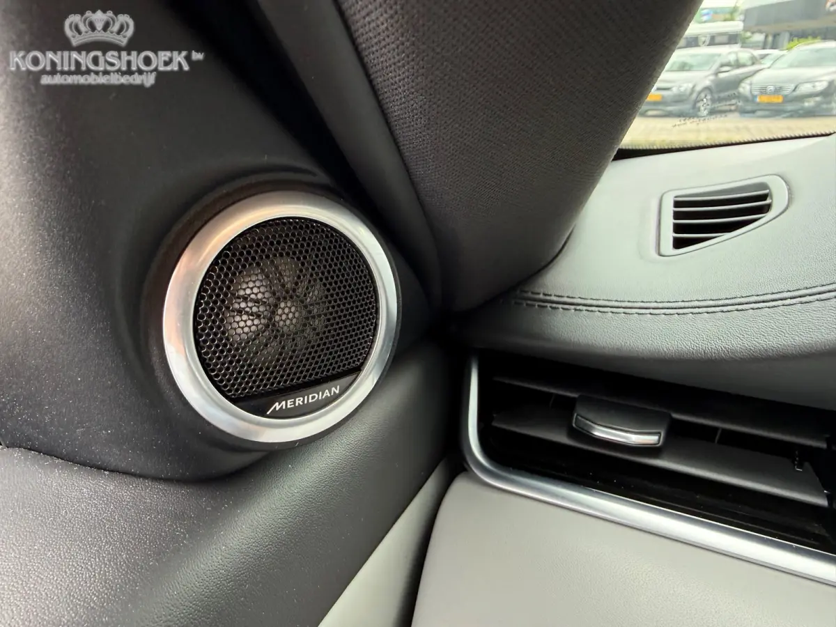 1.5 P300e AWD Autobiography
