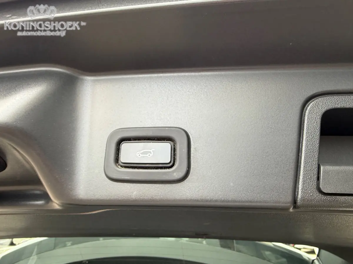 1.5 P300e AWD Autobiography