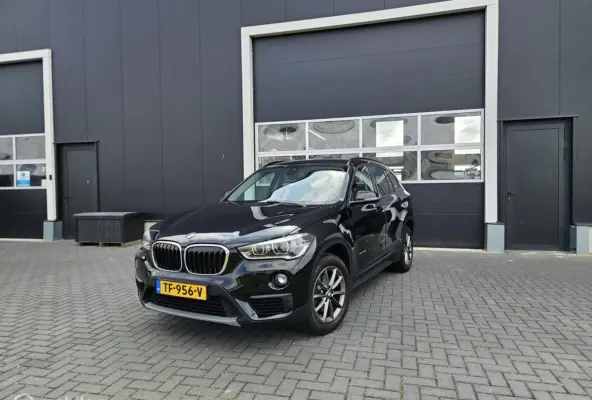 sDrive18i High Executive Automaat 1e eig. Trekhaak