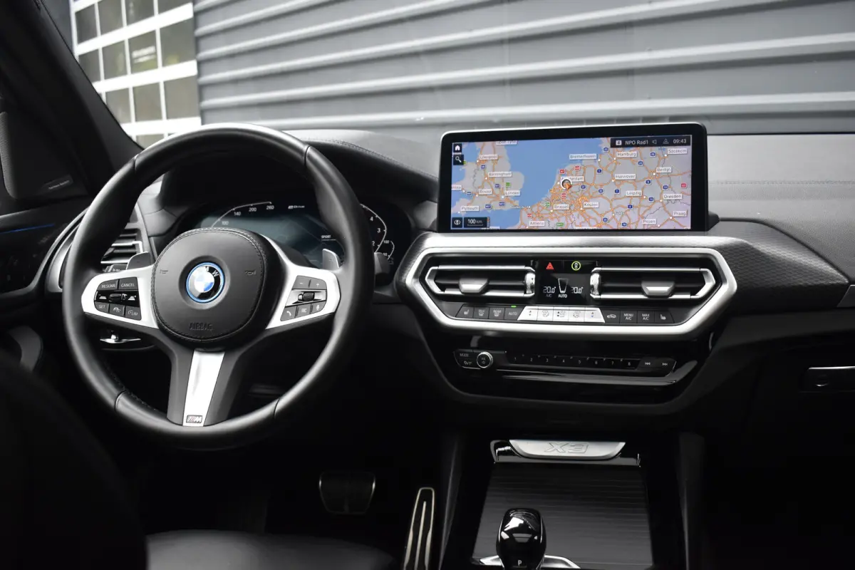 xDrive30e M Sport | Pano | M-Stoelen | ACC | Harman/Kardon | Memory | Head-Up | 20'' Wielen |