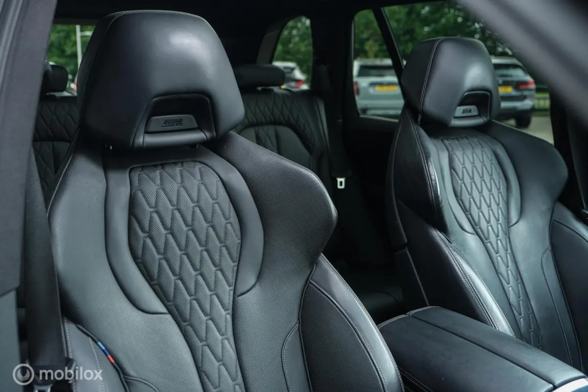 xDrive45e High Executive | M-pakket | Laser | Pano | M-technik zetels| Stoelverwarming en ventilatie | Trekhaak | 360 camera | Dealer onderhouden | 22 Inch | Ambient | DAB+