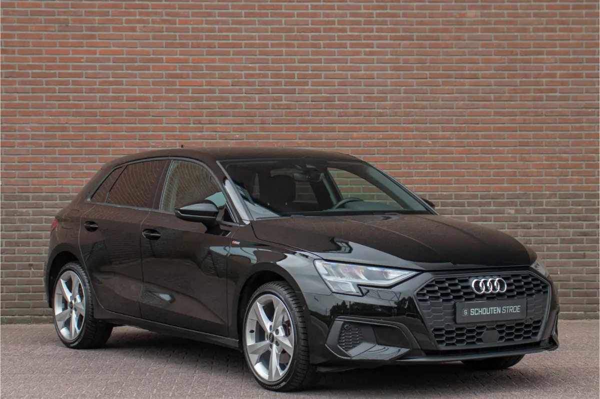 40 TFSI e 204pk Edition, Stoelverwarming, Adaptive Cruise, Park Assist, Carplay, DAB+, Navigatie.
