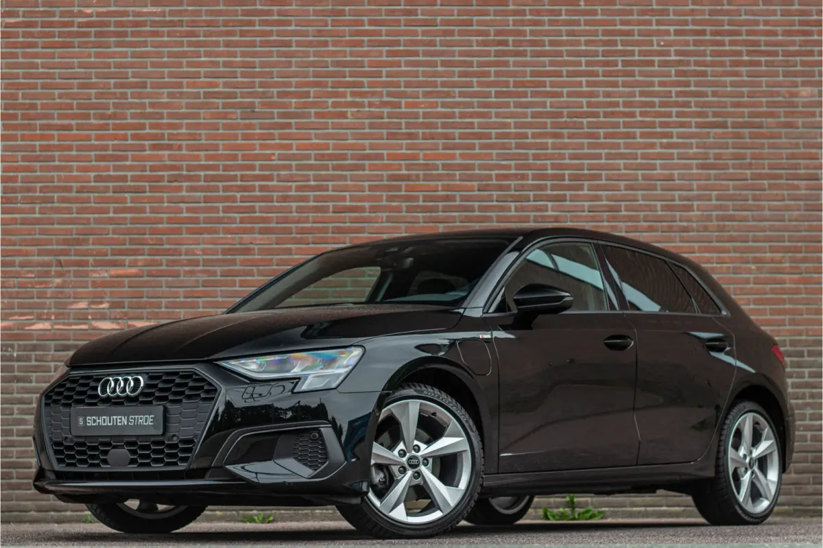 40 TFSI e 204pk Edition, Stoelverwarming, Adaptive Cruise, Park Assist, Carplay, DAB+, Navigatie.
