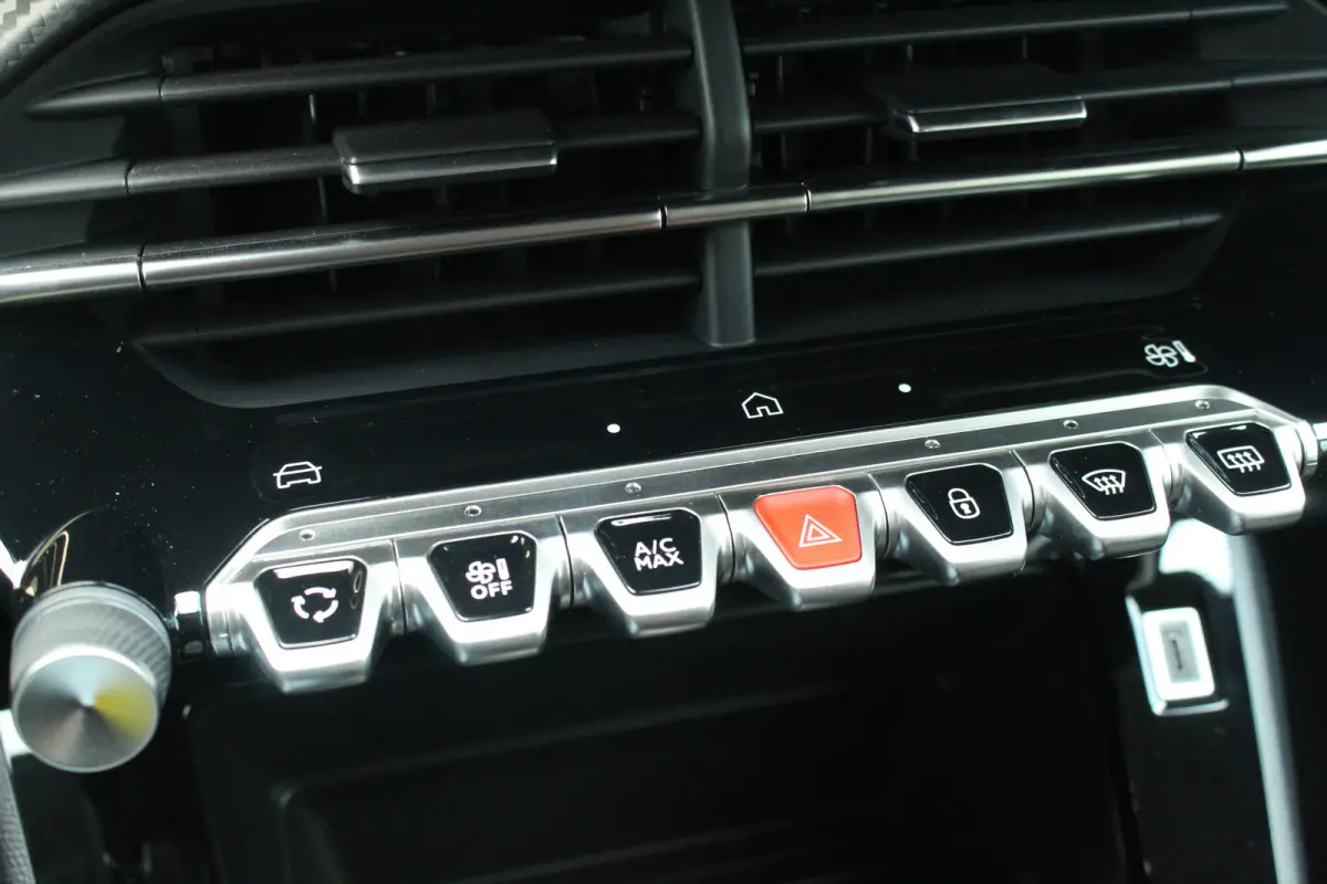 1.2 Hybrid 110 e-DCS6 Style | Carplay | Cruise | DAB | Airco | PDC | Elek. Ramen | LED | Carplay | Cruise | DAB | Airco | PDC | Elek. Ramen | LED |