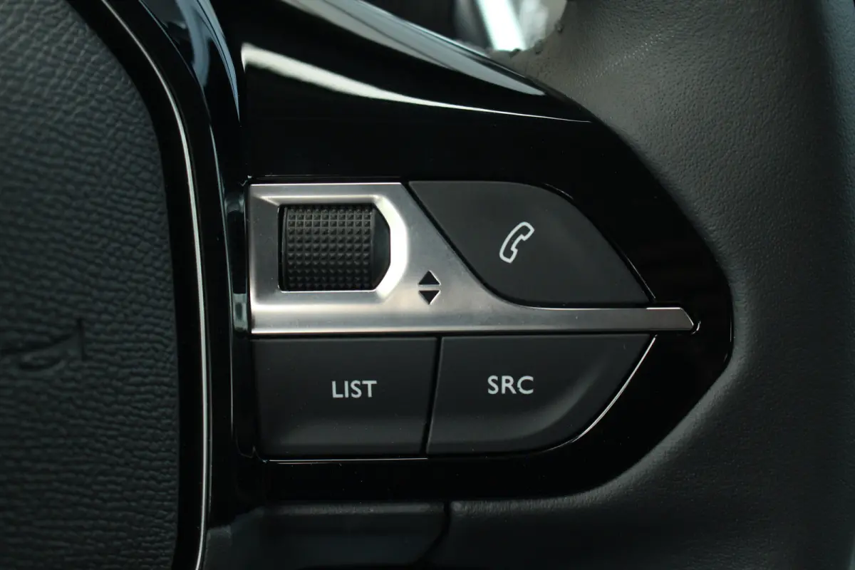 1.2 Hybrid 110 e-DCS6 Style | Carplay | Cruise | DAB | Airco | PDC | Elek. Ramen | LED | Carplay | Cruise | DAB | Airco | PDC | Elek. Ramen | LED |