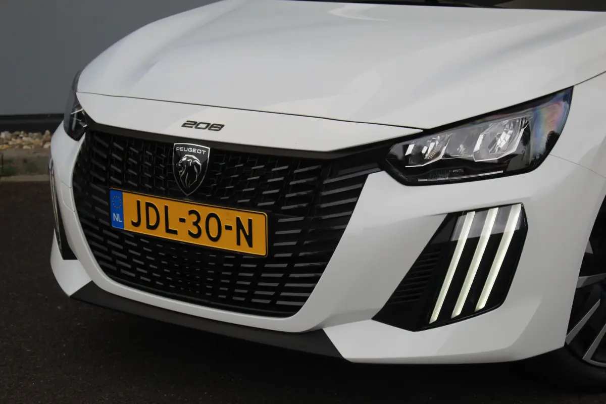 1.2 Hybrid 110 e-DCS6 Style | Carplay | Cruise | DAB | Airco | PDC | Elek. Ramen | LED | Carplay | Cruise | DAB | Airco | PDC | Elek. Ramen | LED |