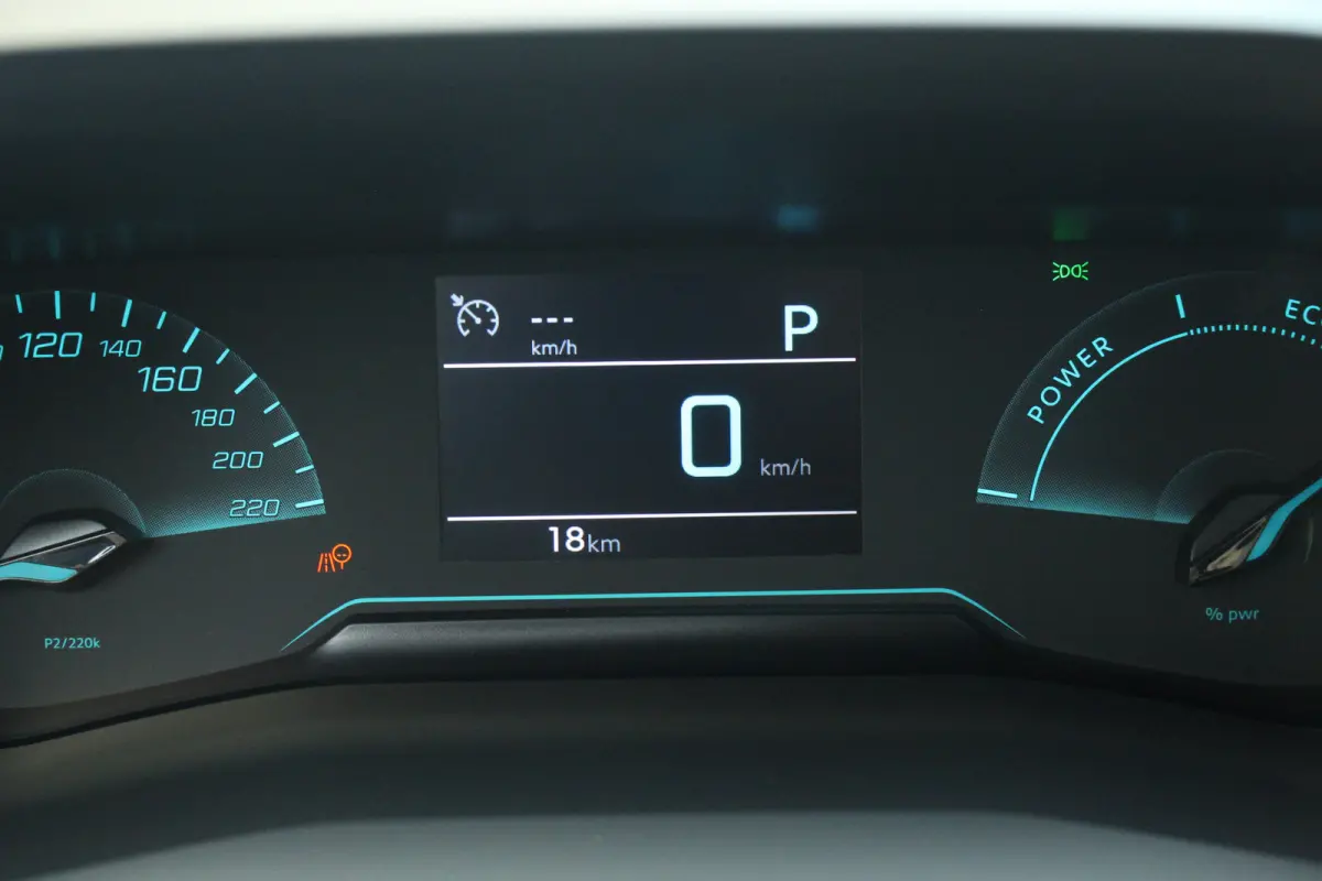 1.2 Hybrid 110 e-DCS6 Style | Carplay | Cruise | DAB | Airco | PDC | Elek. Ramen | LED | Carplay | Cruise | DAB | Airco | PDC | Elek. Ramen | LED |