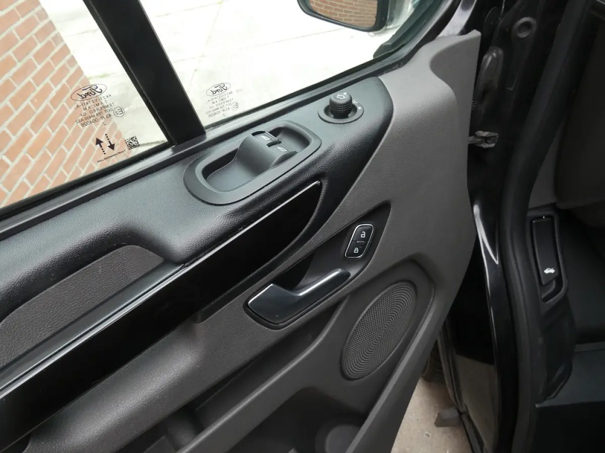300 2.0 TDCI L2H1 Limited*aut*navi/camera