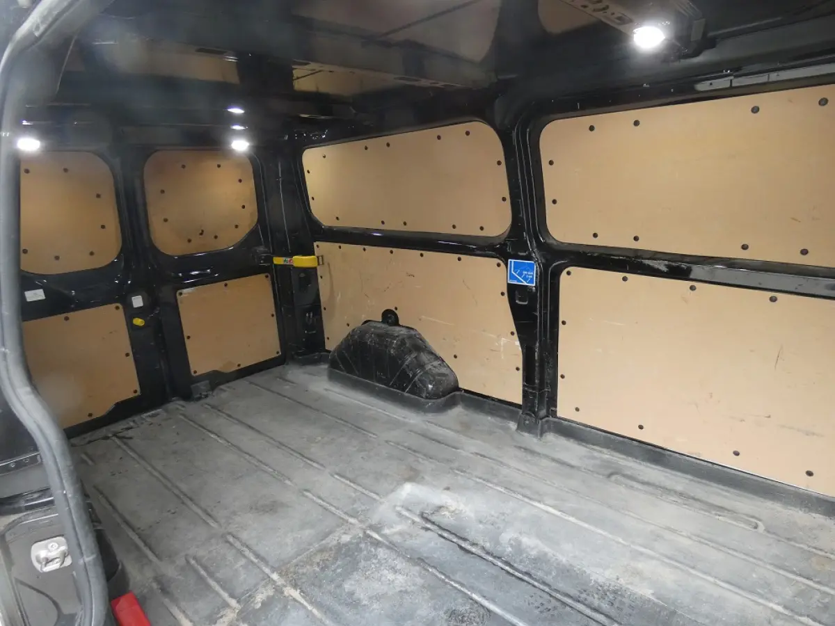 300 2.0 TDCI L2H1 Limited*aut*navi/camera