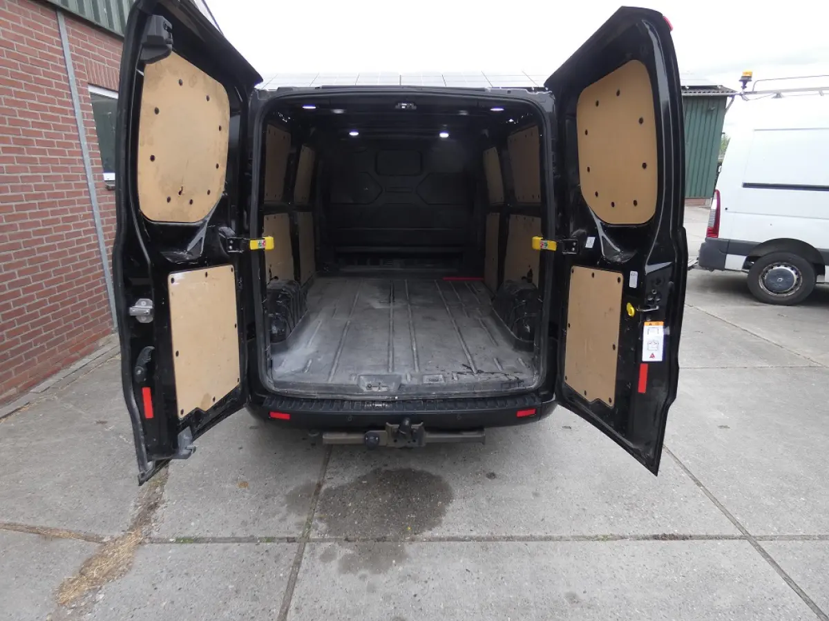 300 2.0 TDCI L2H1 Limited*aut*navi/camera