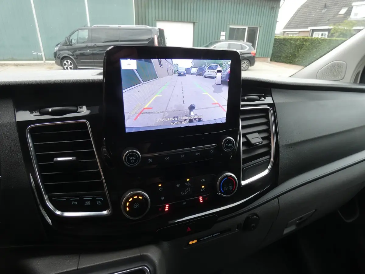 300 2.0 TDCI L2H1 Limited*aut*navi/camera