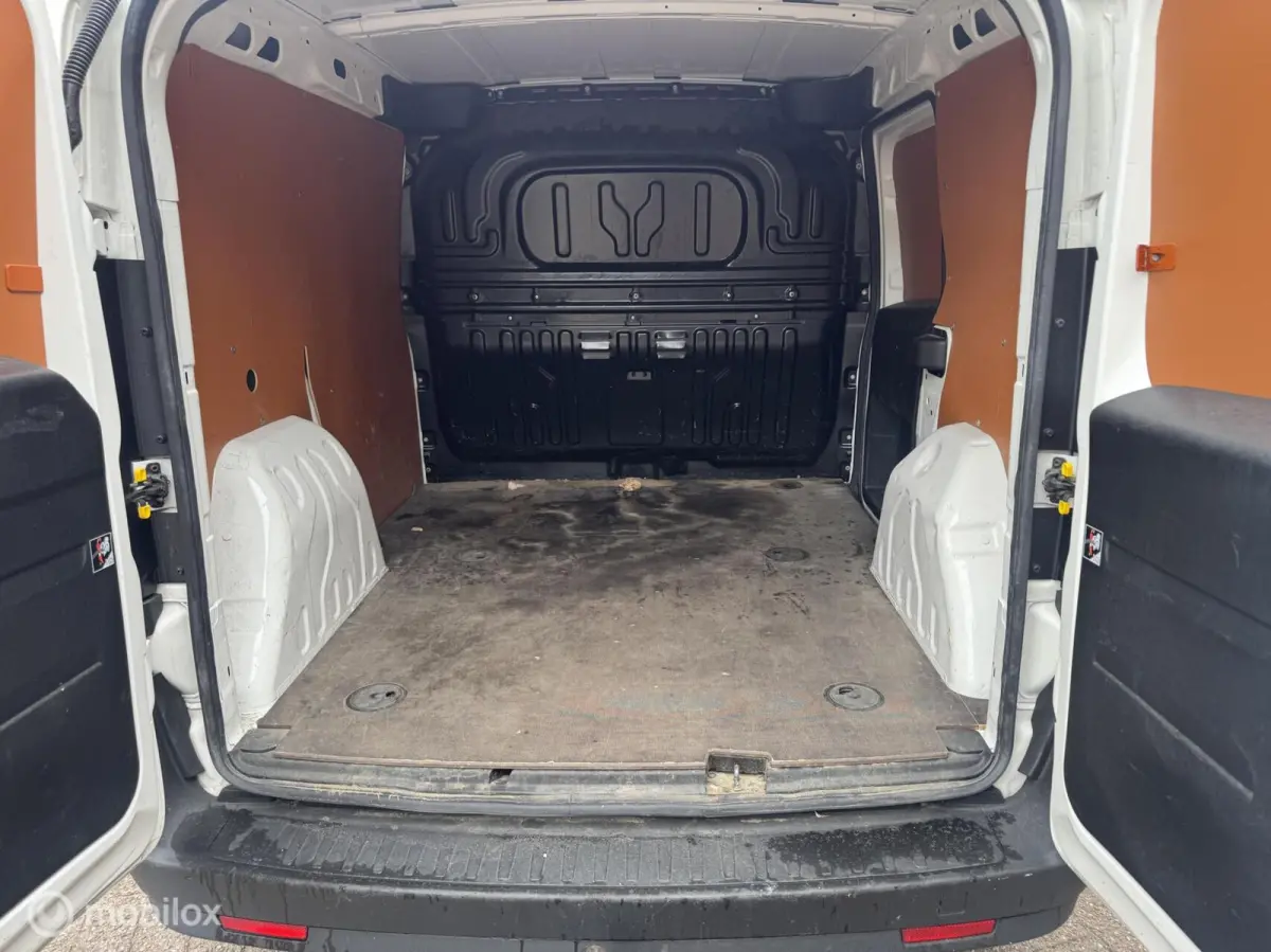 1.6 MJ L1H1 41000 km NAP lichte zij schade