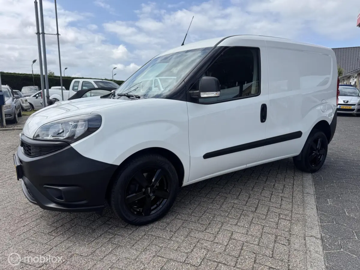 1.6 MJ L1H1 41000 km NAP lichte zij schade