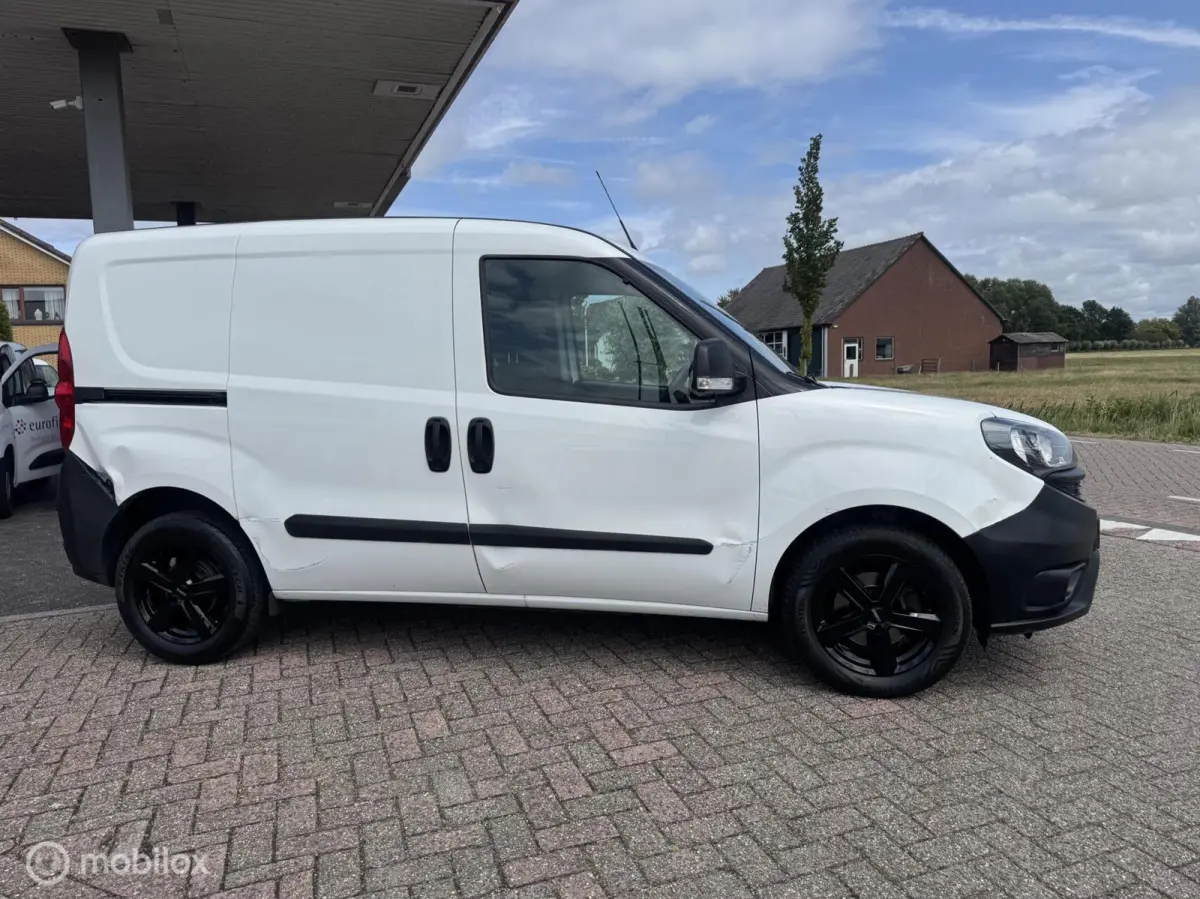1.6 MJ L1H1 41000 km NAP lichte zij schade