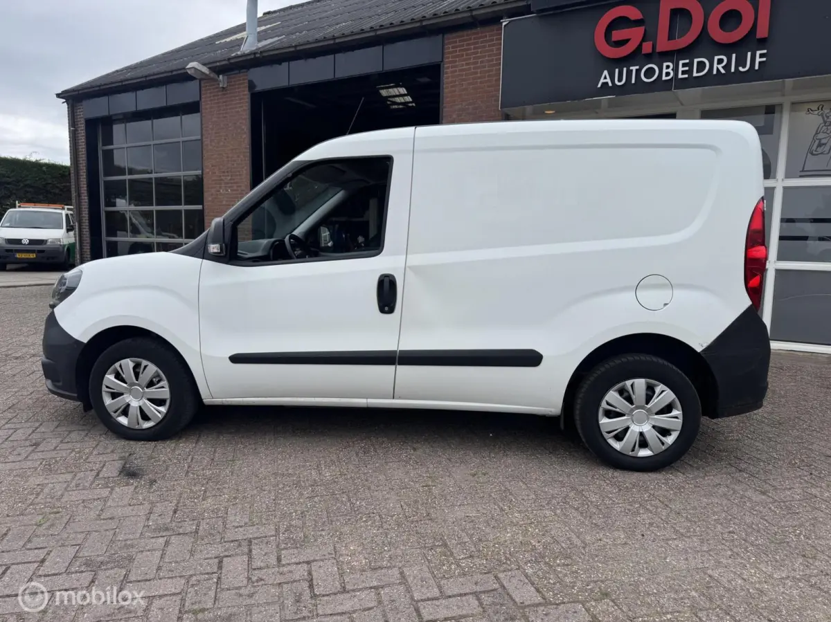 1.6 MJ L1H1 41000 km NAP lichte zij schade