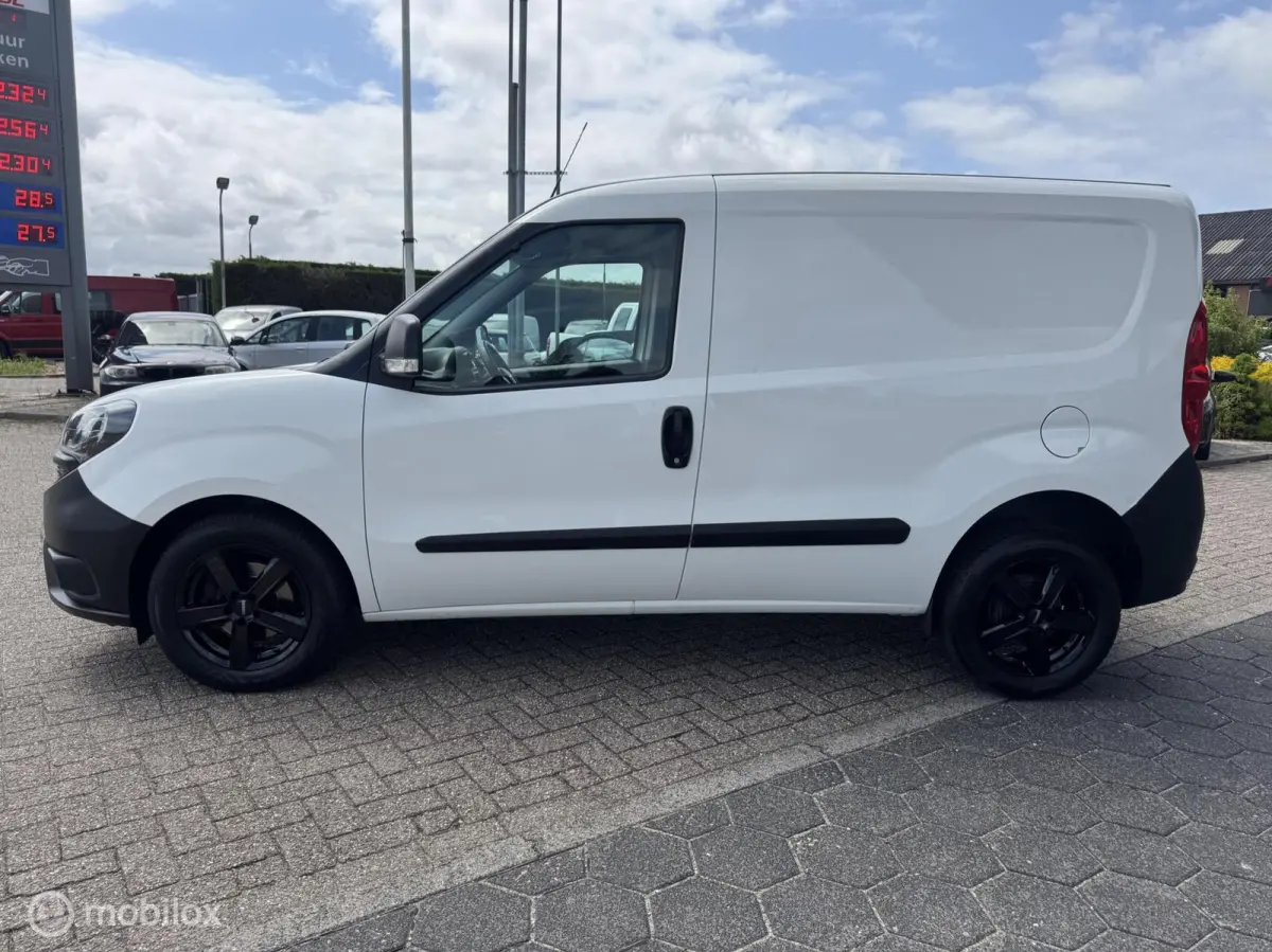 1.6 MJ L1H1 41000 km NAP lichte zij schade