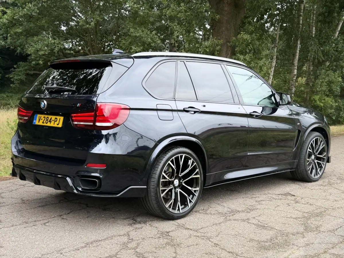 M50d 7p.