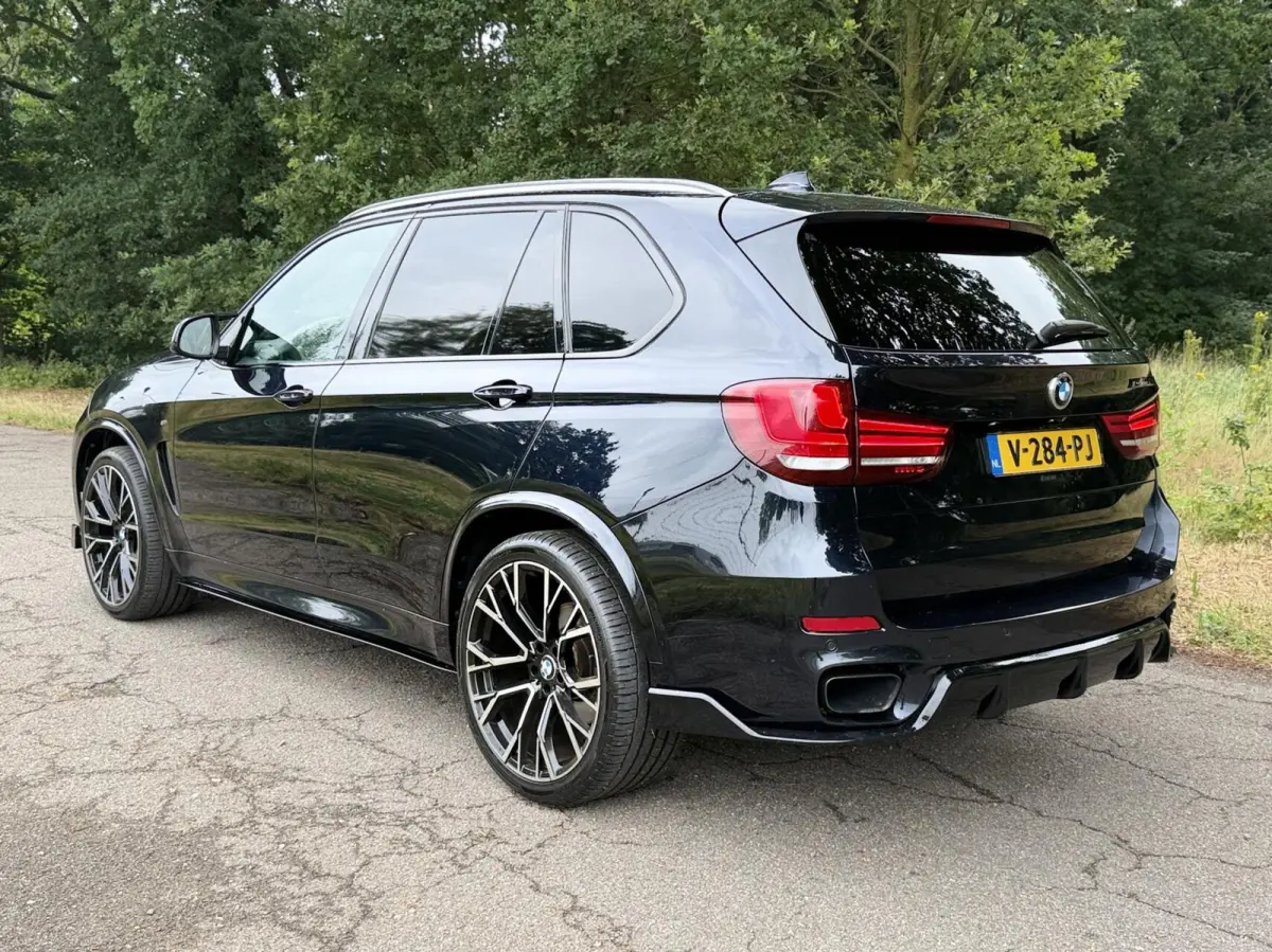 M50d 7p.