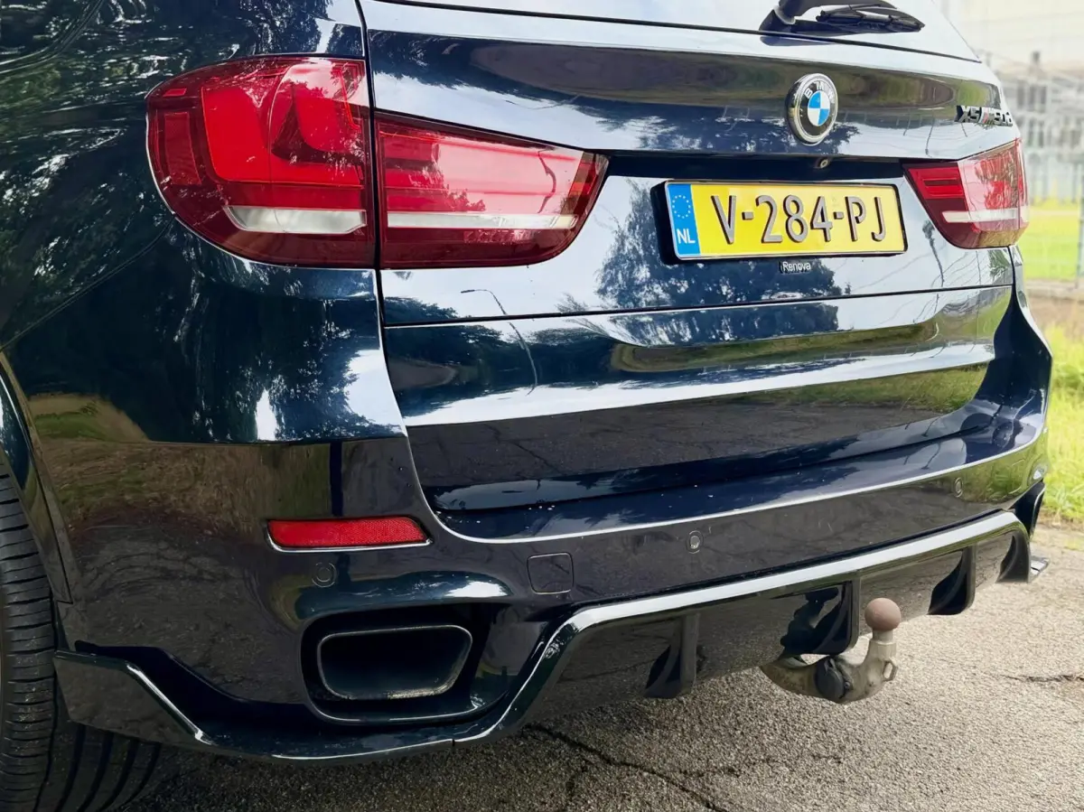 M50d 7p.
