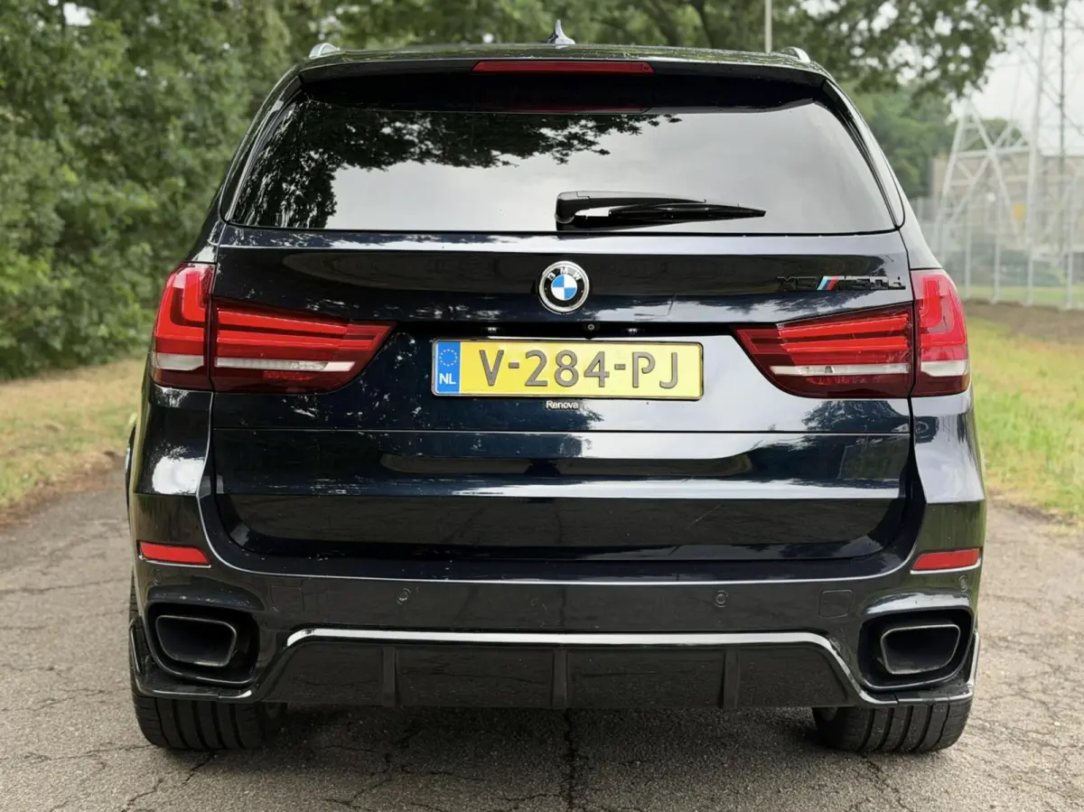 M50d 7p.
