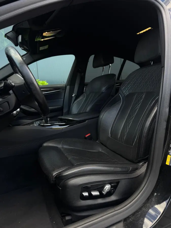 530e iPerformance High Executive NAVI|LEDER|LED|CAMERA|SPORTVELGEN