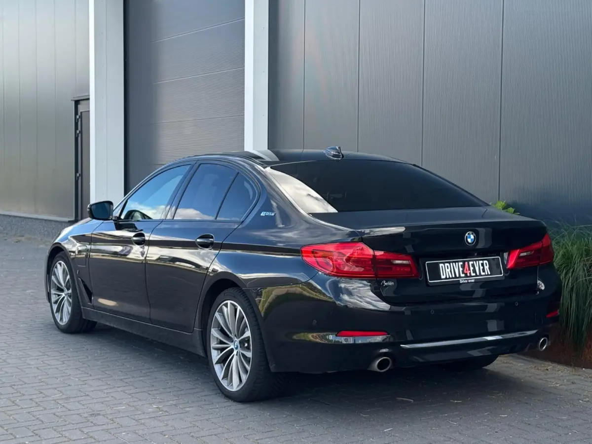530e iPerformance High Executive NAVI|LEDER|LED|CAMERA|SPORTVELGEN