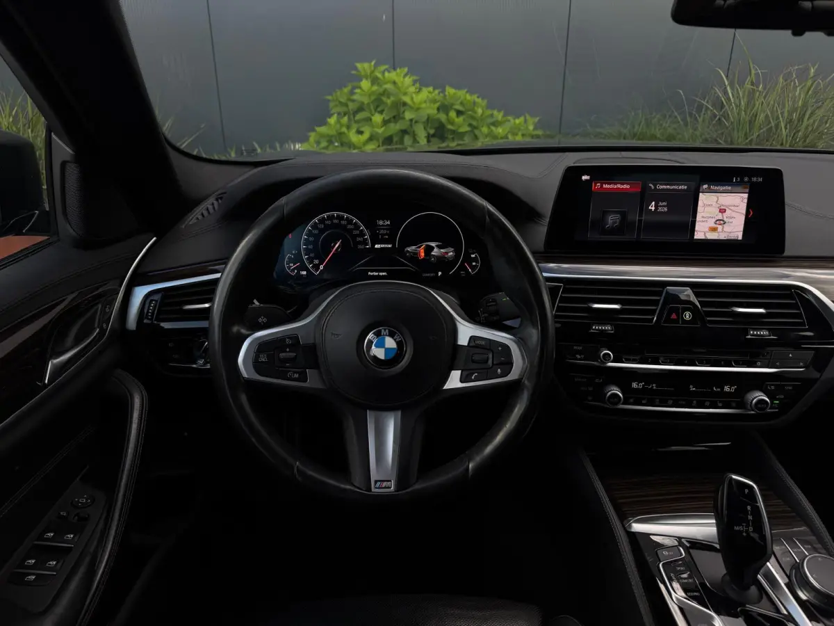 530e iPerformance High Executive NAVI|LEDER|LED|CAMERA|SPORTVELGEN