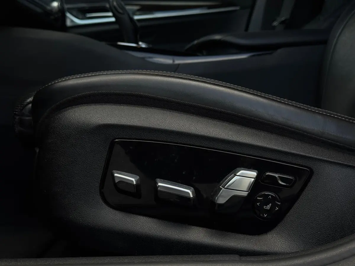 530e iPerformance High Executive NAVI|LEDER|LED|CAMERA|SPORTVELGEN