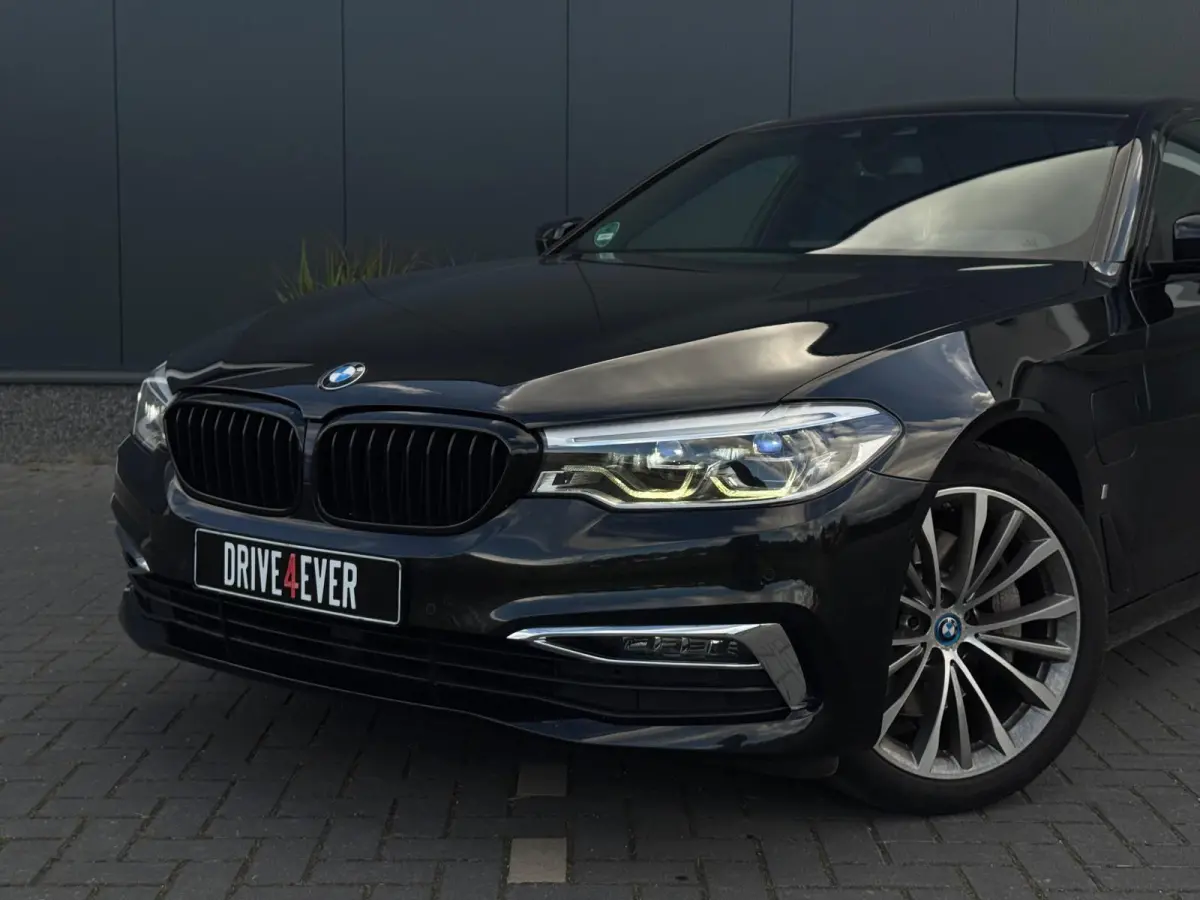 530e iPerformance High Executive NAVI|LEDER|LED|CAMERA|SPORTVELGEN