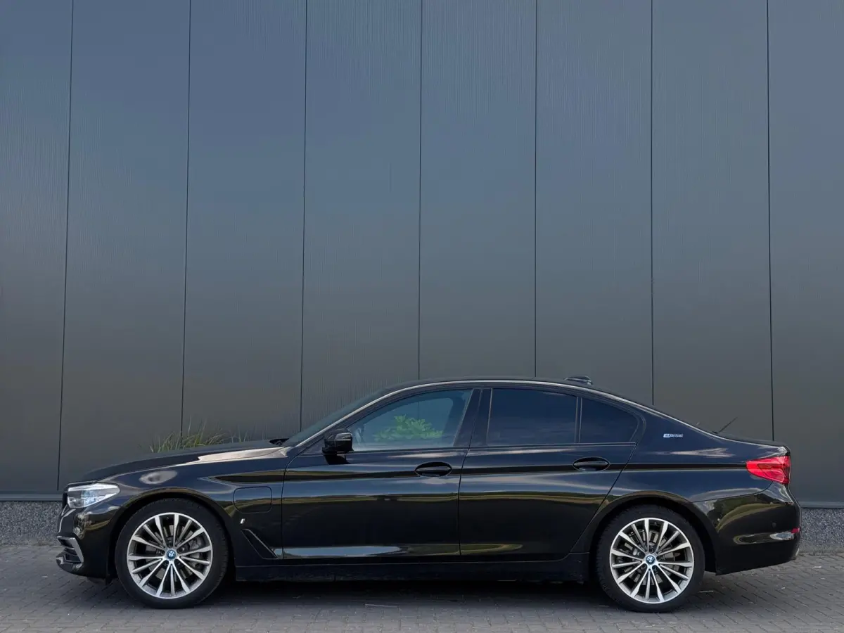 530e iPerformance High Executive NAVI|LEDER|LED|CAMERA|SPORTVELGEN