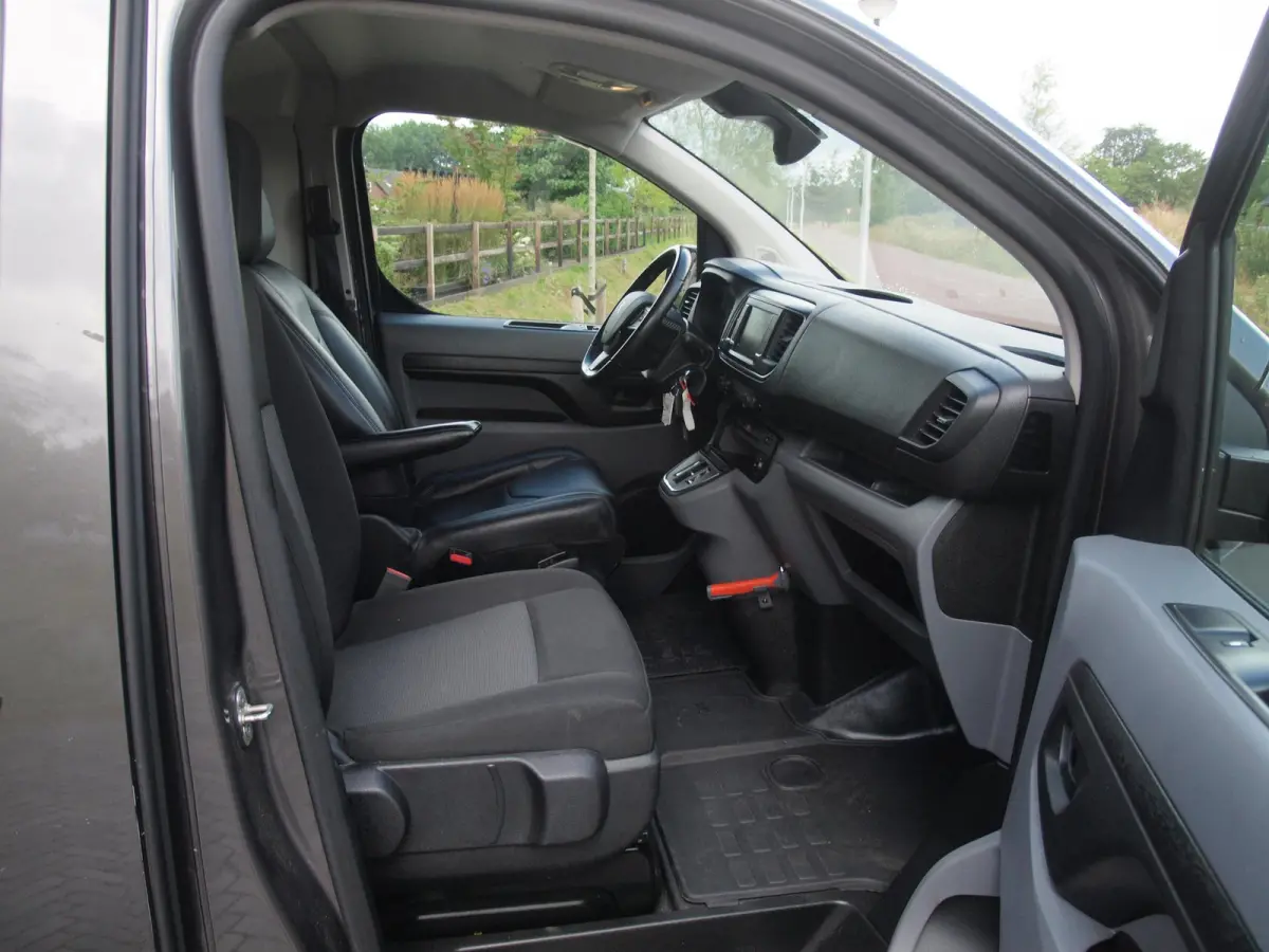 Standard Premium 75 kWh | Side bars | Apple Carplay | Zware Accupakket | Camera | Cruise Control |