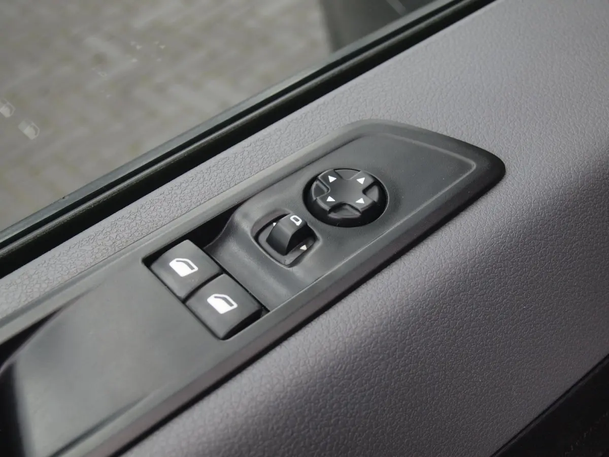 Standard Premium 75 kWh | Side bars | Apple Carplay | Zware Accupakket | Camera | Cruise Control |