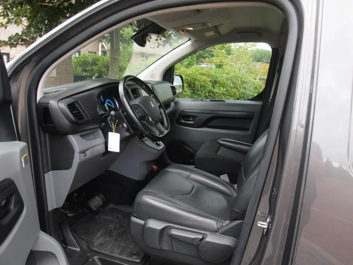 Standard Premium 75 kWh | Side bars | Apple Carplay | Zware Accupakket | Camera | Cruise Control |
