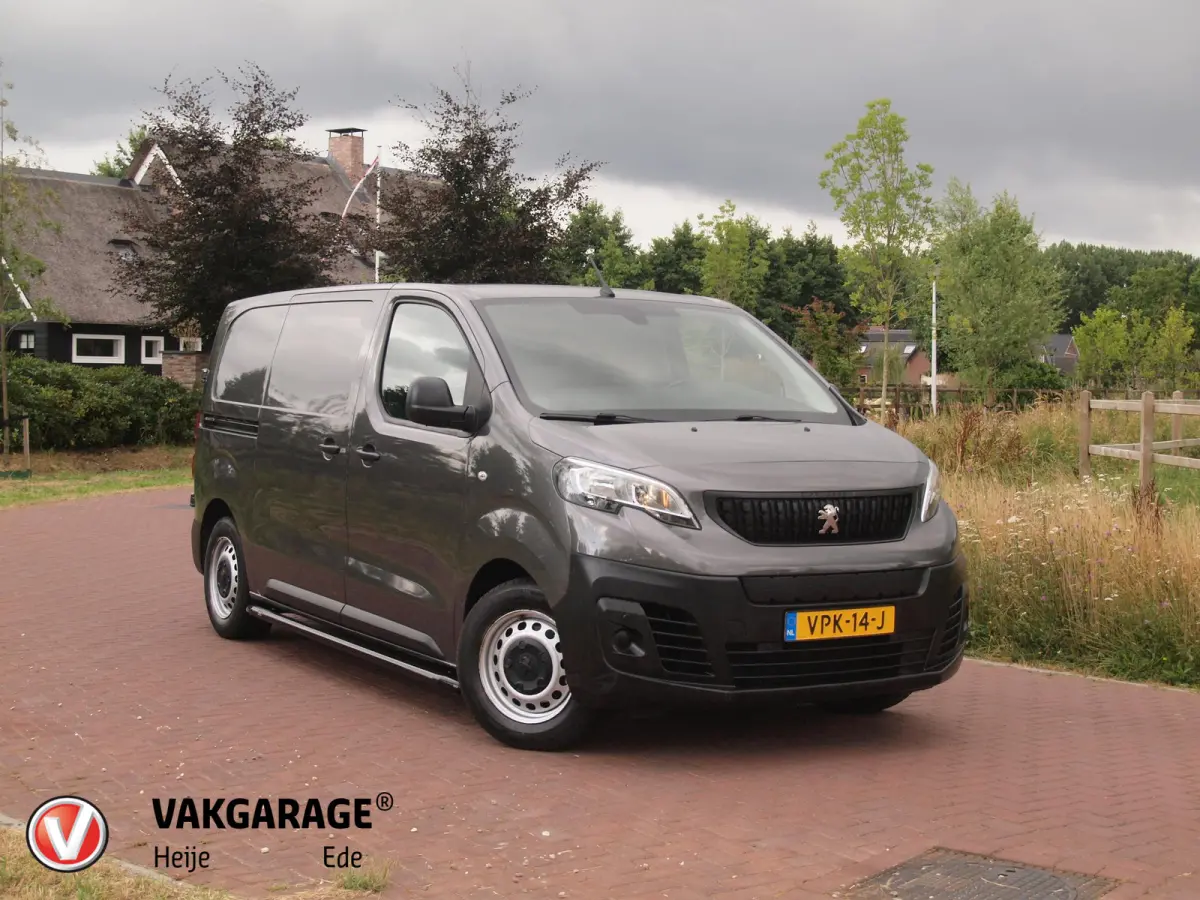 Standard Premium 75 kWh | Side bars | Apple Carplay | Zware Accupakket | Camera | Cruise Control |