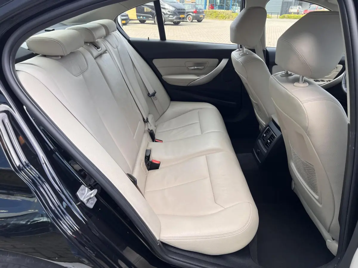 318i High Executive Automaat Clima 2018 Leer NAP
