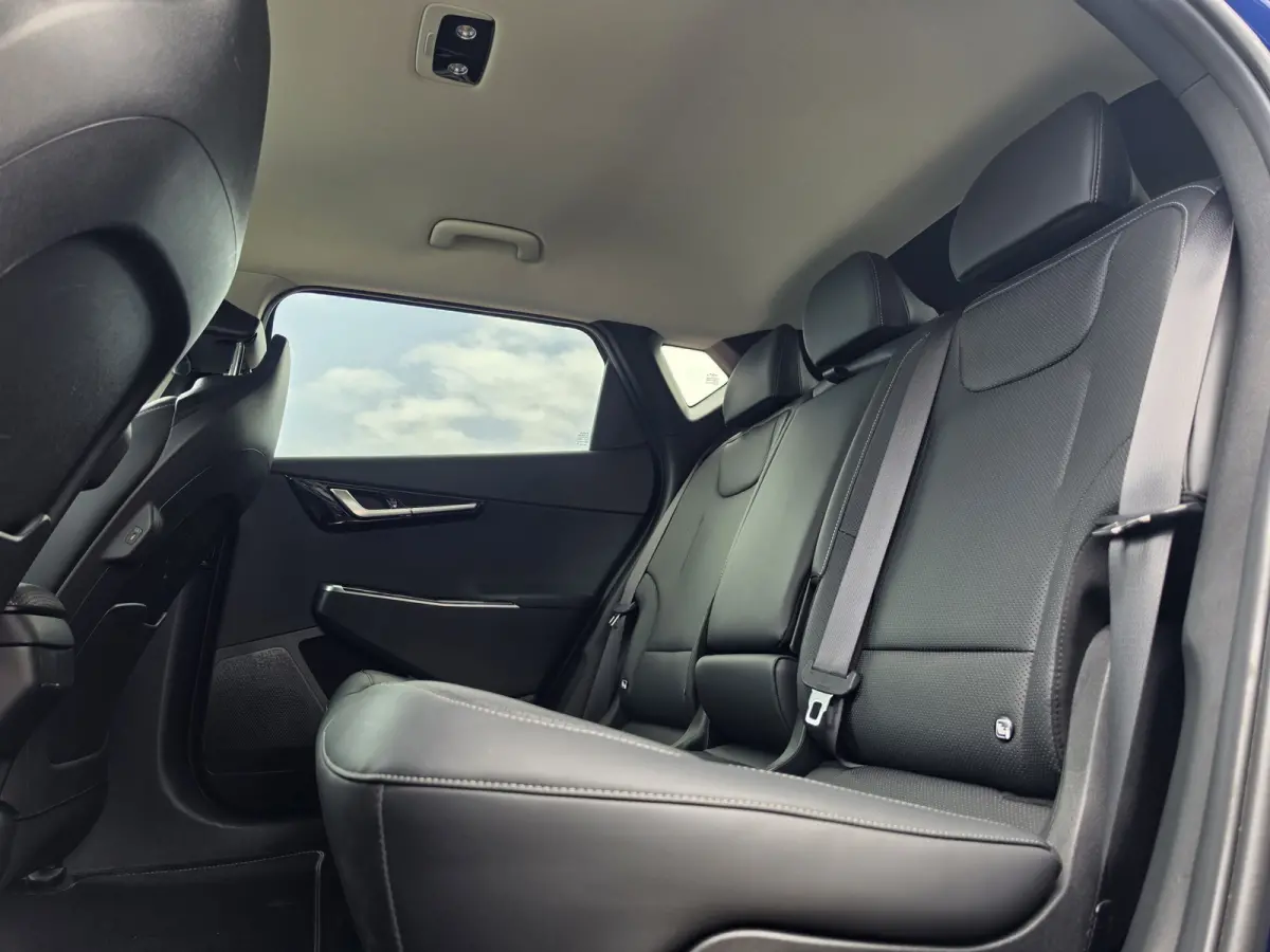 Edition Advanced 77.4 kWh | NL-auto | Apple Carplay/Android Auto | Voorstoelen verwarmd |
